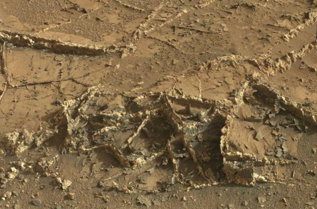 أنقاض مبان على المريخ تصيب العلماء بالذهول.. هل هناك كائنات أخرى؟