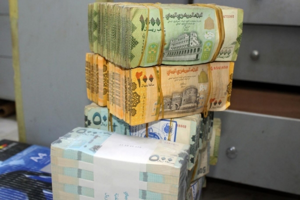 مطالبات بإنهاء انقسام العملة في اليمن ووقف طباعتها