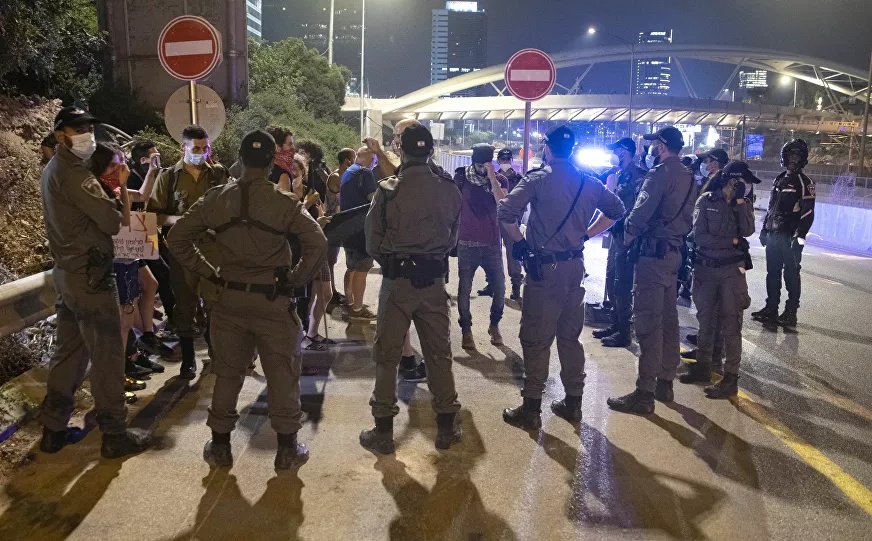 اشتباكات عنيفة بين الشرطة الإسرائيلية ومحتجين ضد نتنياهو
