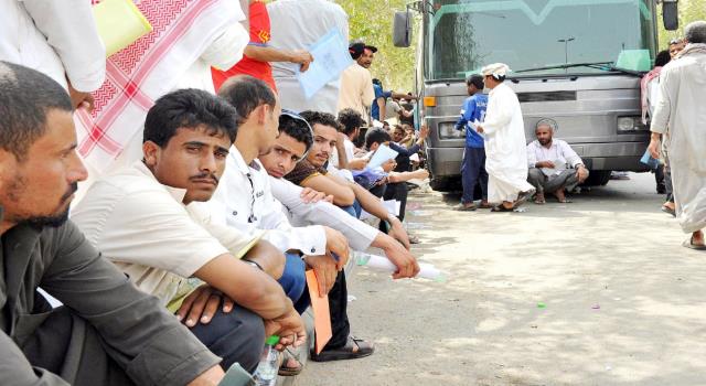مليون ونصف يمني مهددون بفقدان وظائفهم في السعودية