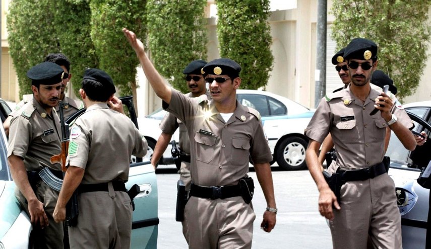 القبض على ثلاثة مقيمين يمنيين في السعودية بهذه التهمة 