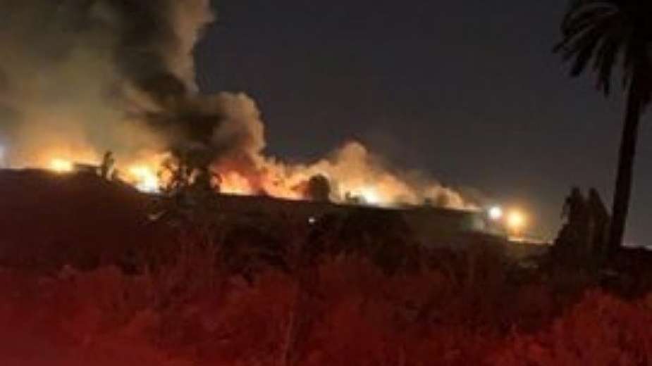 مصائب 2020 تتوالى.. اندلاع حريق ضخم في السعودية (فيديو)