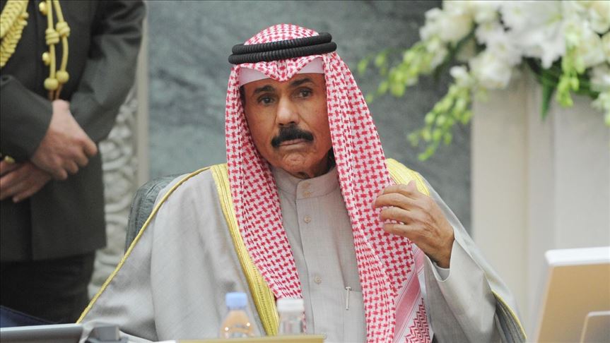 أمير الكويت يعلن طي صفحة الخلاف القطري السعودي