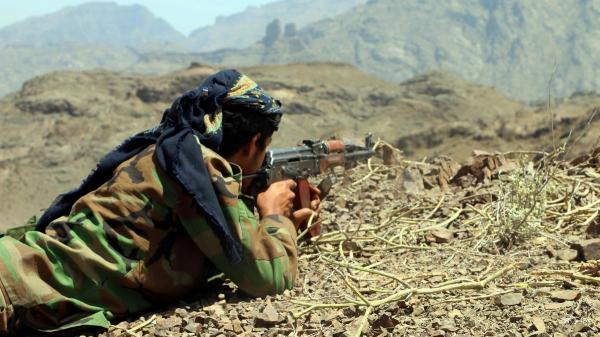 الجيش يبتر اليد اليمنى للقيادي الحوثي 
