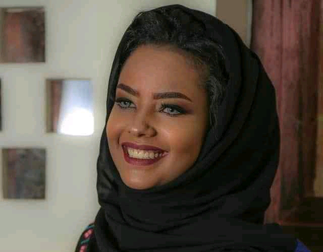 بعد تهديدها بكشف العذرية.. الحوثيون يحاكمون عارضة الأزياء انتصار الحمادي