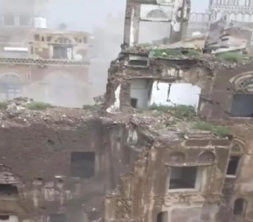 انهيار منازل في صنعاء القديمة جراء الأمطار وإخلاء أخرى مهددة بالسقوط