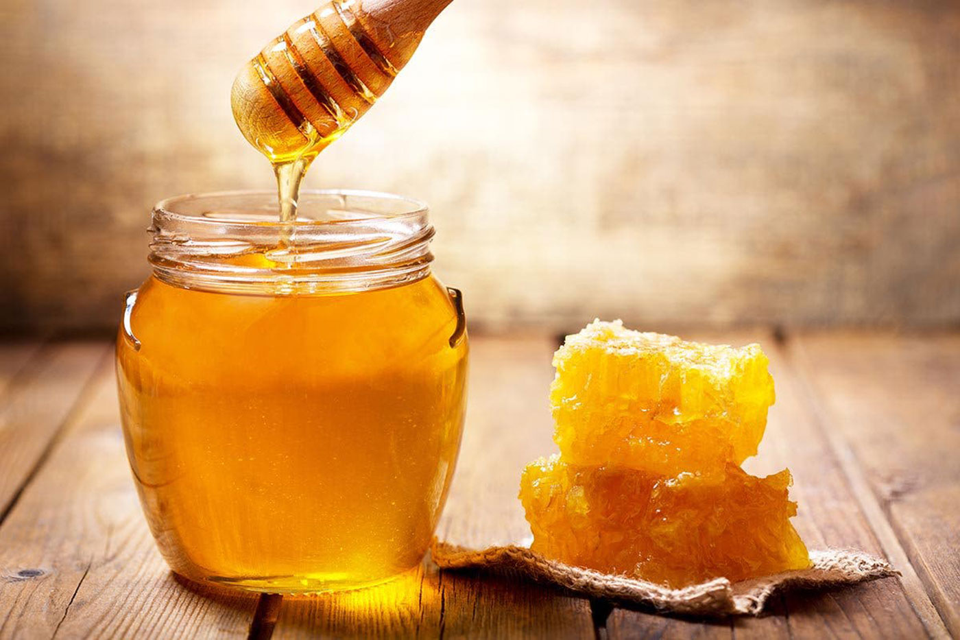 هذا ما يحدث لجسمك عند تناول ملعقة من العسل يومياً!