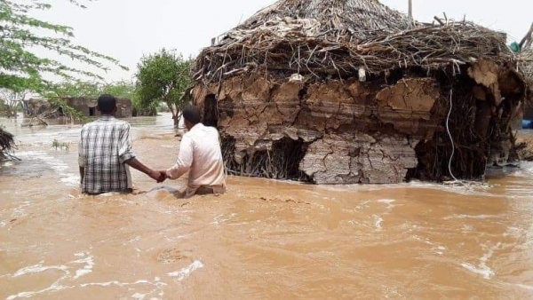 السيول تغرق محافظة الحديدة والحسن طاهر يطلق مناشدات بالتدخل العاجل