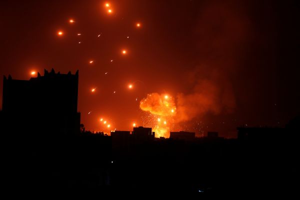 غارات عنيفة على صنعاء ودوي انفجارات هائلة