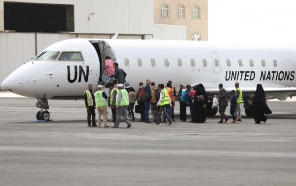 يشتبه إصابتهم بكورونا ..إعادة موظفين أمميين من مطار صنعاء الدولي فور وصولهم (وثيقة)