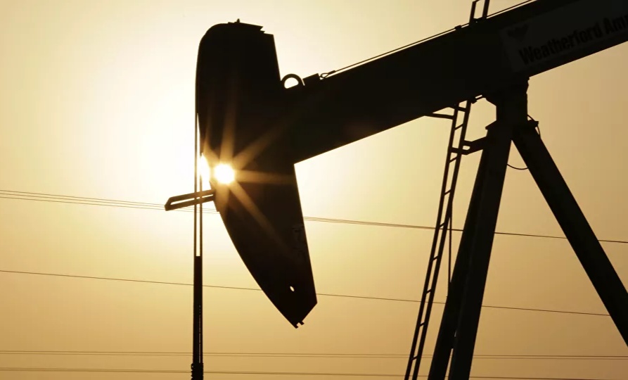 النفط يتسرب بشكل غريب في دولة خليجية والشركة تصدر بيانا عاجلا