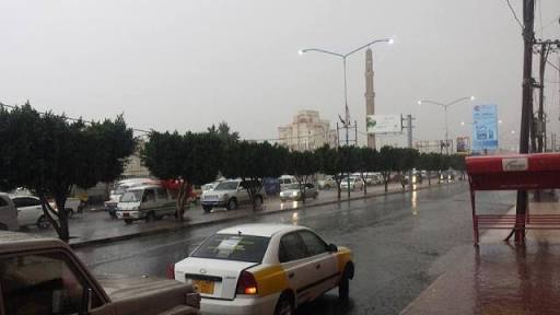 فلكي يمني يتوقع هطول أمطار رعدية غزيرة على هذه المحافظات