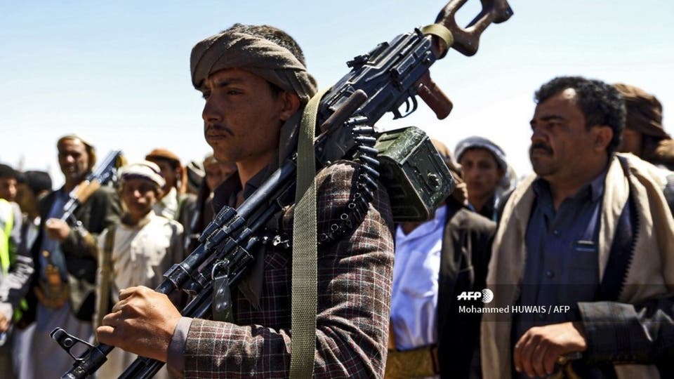 الحوثيون يفجرون مدرستين في مأرب ويختطفون معلمين