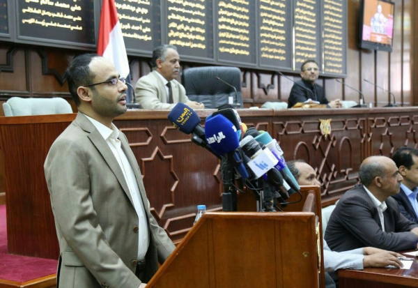 خلافات كبيرة بين الحوثيين وحزب المؤتمر في صنعاء والنواب يقرر تعليق أعماله