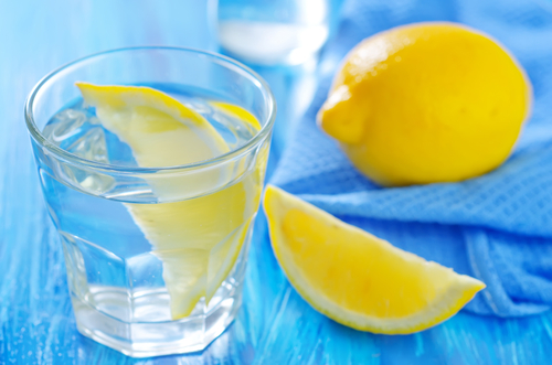 تغير مفاجئ للجسم بعد شرب الماء الدافئ مع الليمون لمدة شهرين