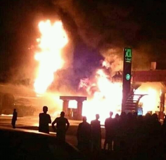 إثر هجوم حوثي.. حريق في منصة محطة المنتجات البترولية بجازان