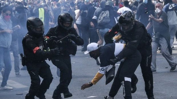 اعتقال أكثر من مائة متظاهر في لندن عقب صدام عنيفة مع الشرطة
