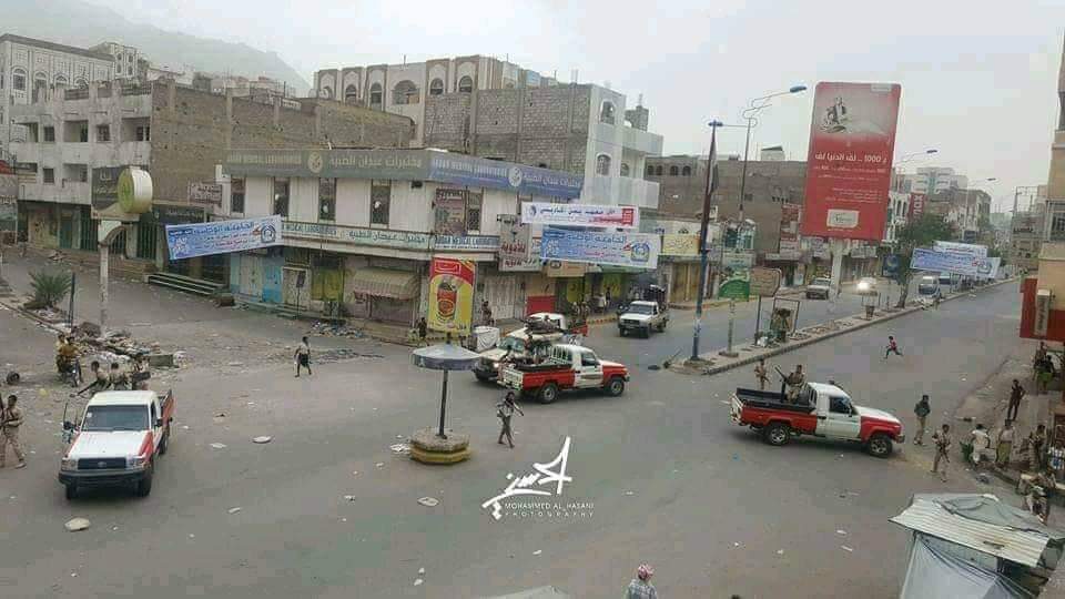انتشار واسع لقوات الشرطة العسكرية وسط مدينة تعز 