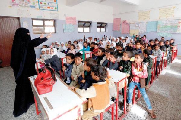الحوثيون يكشفون موعد صرف حوافز خمسة أشهر للمعلمين 