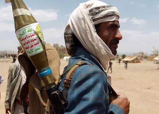 الحوثي يتهم التحالف العربي باستخدام قنابل عنقودية في مأرب