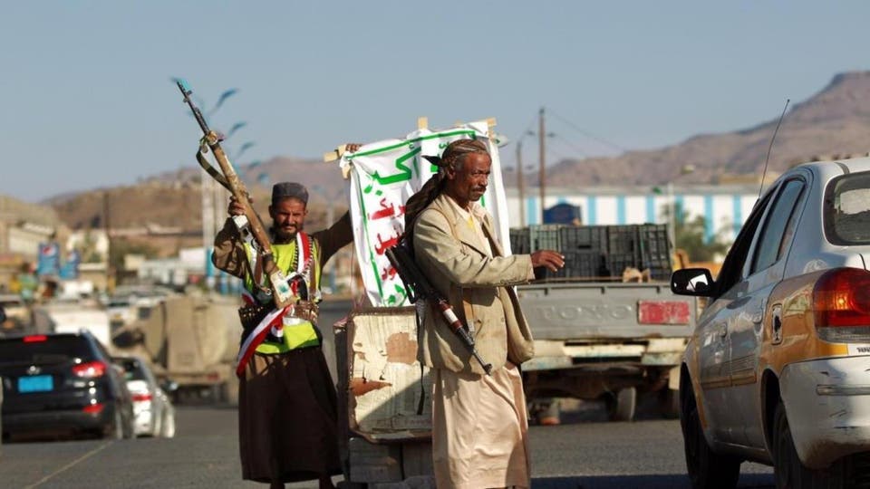الحوثيون يعلنون إغلاق كافة المنافذ البرية وتعليق الامتحانات النهائية بالمدارس