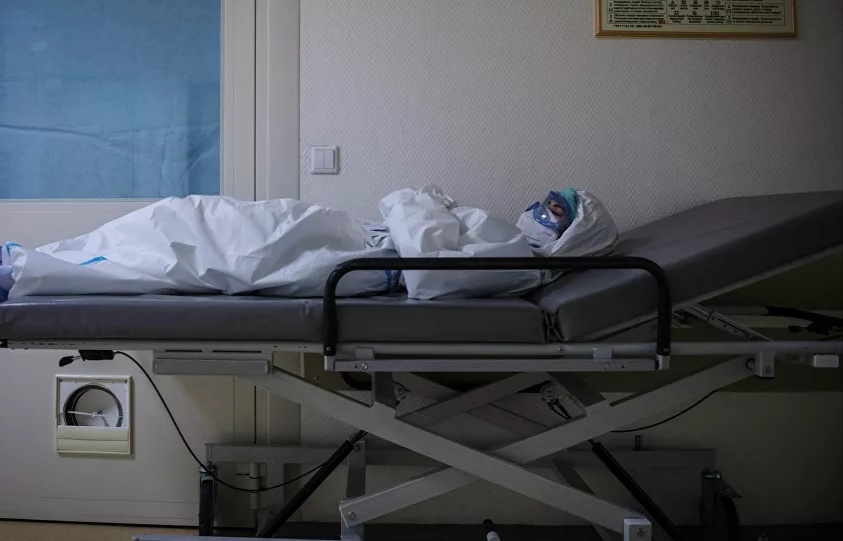 مريض بكورونا ينتحر قفزا من الطابق الثالث في أحد مراكز العزل الصحي