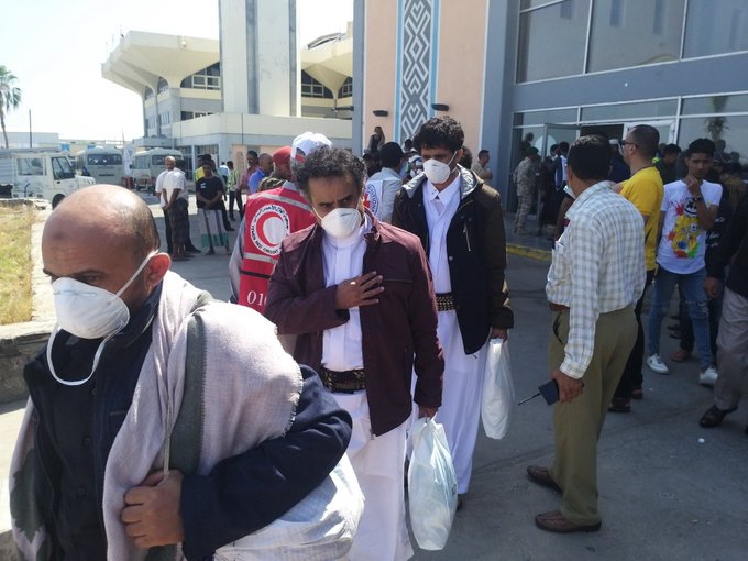 مغادرة 75 أسيراً مطار صنعاء ووصول 101 آخرين