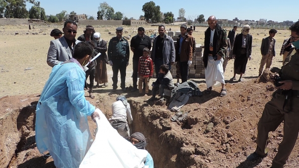 جماعة الحوثي تعلن دفن أكثر من 30 جثة جديدة في ذمار
