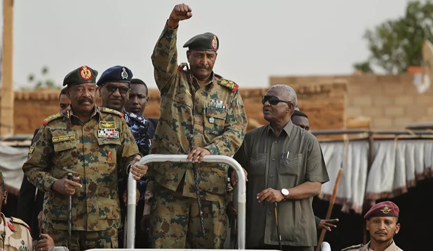 قوات سودانية ضاربة تصل إلى الحدود استعدادا لخوض معارك دموية 