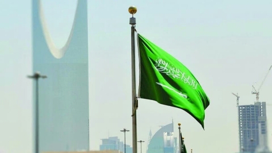 السعودية تعفي المنتهية إقامتهم وتعلن تدابير عاجلة تخفيفًا لآثار كورونا