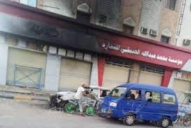  مسلحون ينشرون الذعر ويهاجمون محلات تجارية في عدن 
