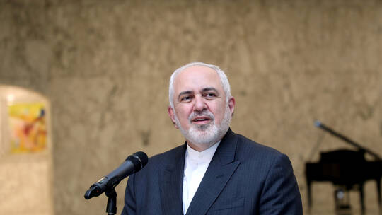 إيران تعلن استعدادها منذ الغد لإرسال سفير لها إلى الرياض 