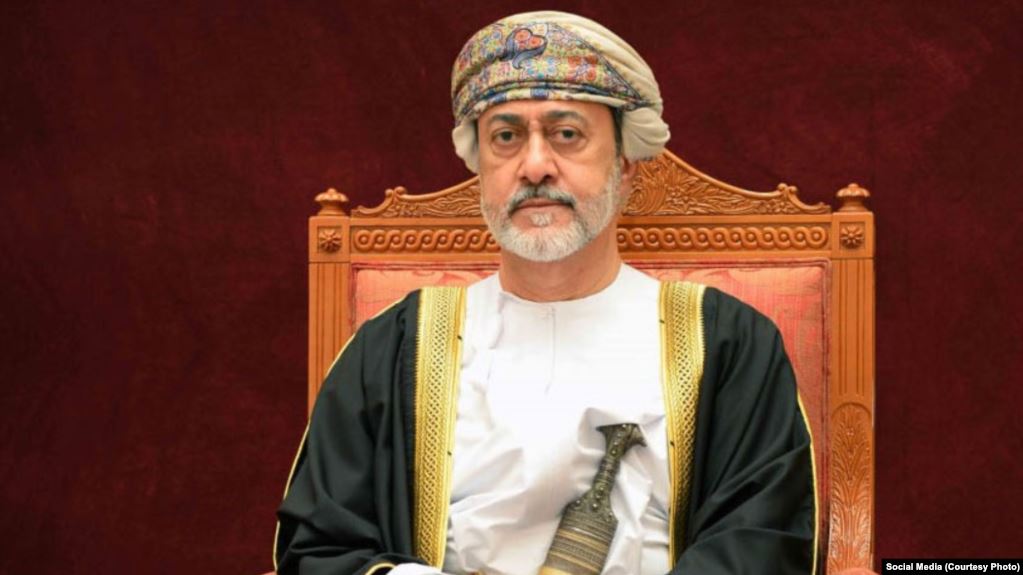 سلطان عمان يأمر بحذف اسم قابوس من النشيد الوطني