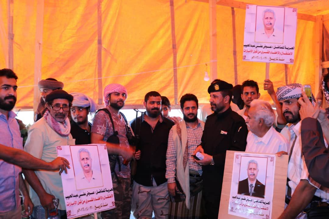 الإمارات تفرج عن رجل أعمال يمني ونجله بعد اعتقالهما أكثر من أربعة أعوام