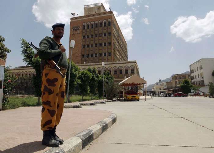 البنك الدولي: تداعيات خطيرة  لحظر الحوثيين تداول العملة الجديدة 