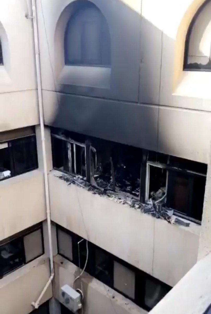 حريق هائل يندلع في مقر إحدى الوزارات ويلتهم