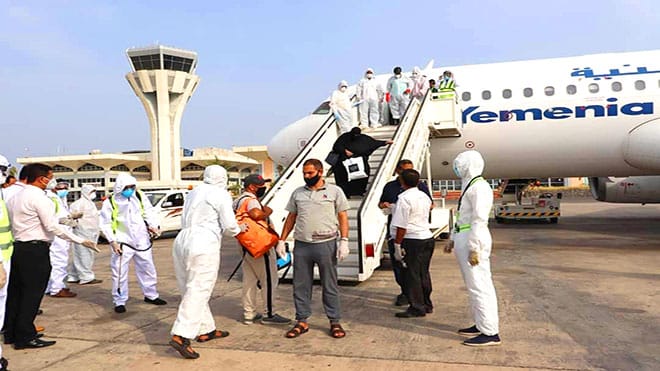 158 عالقًا يمنيًا في مصر يصلون إلى مطار عدن الدولي