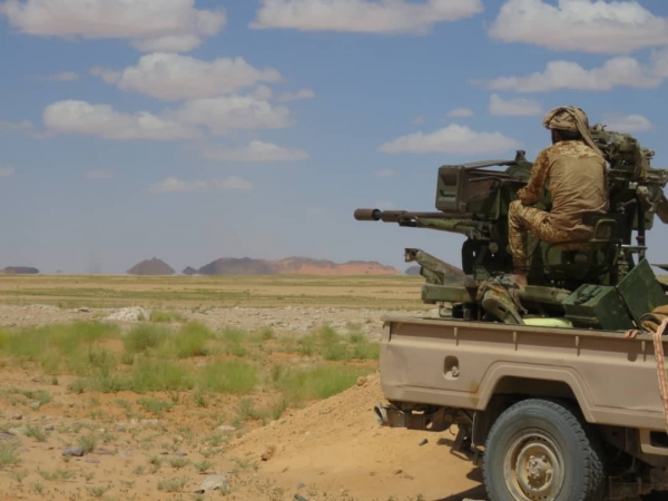 الجيش يشن هجوما كاسحا على الحوثيين ويسيطر على مناطق جديدة غرب معسكر الخنجر