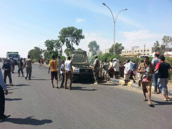 انفجار عنيف أثناء مرور موكب أحد قادة ألوية الانتقالي في عدن