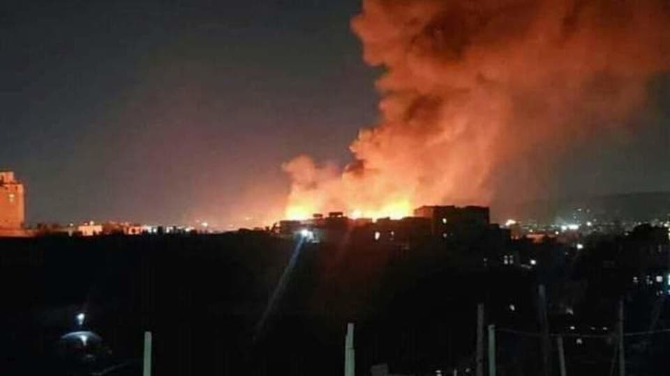 حريق ضخم يلتهم محال ومستودعات تجارية في صنعاء