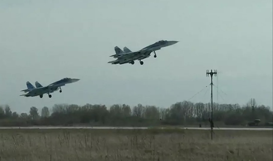 مقاتلة روسية تعترض طائرة تابعة للقوات الجوية الأمريكية فوق البحر الأسود
