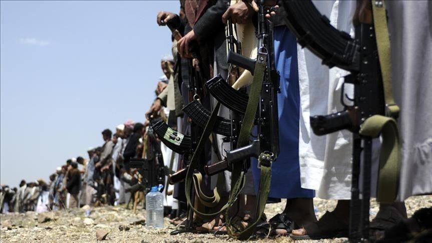 الحوثيون يفرجون عن ثلاثة جنود بمقابل مادي