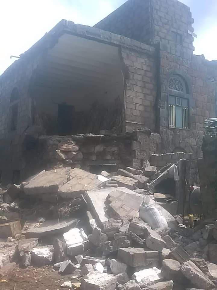 كارثة في إب بعد انهيار منازل على رؤوس ساكنيها