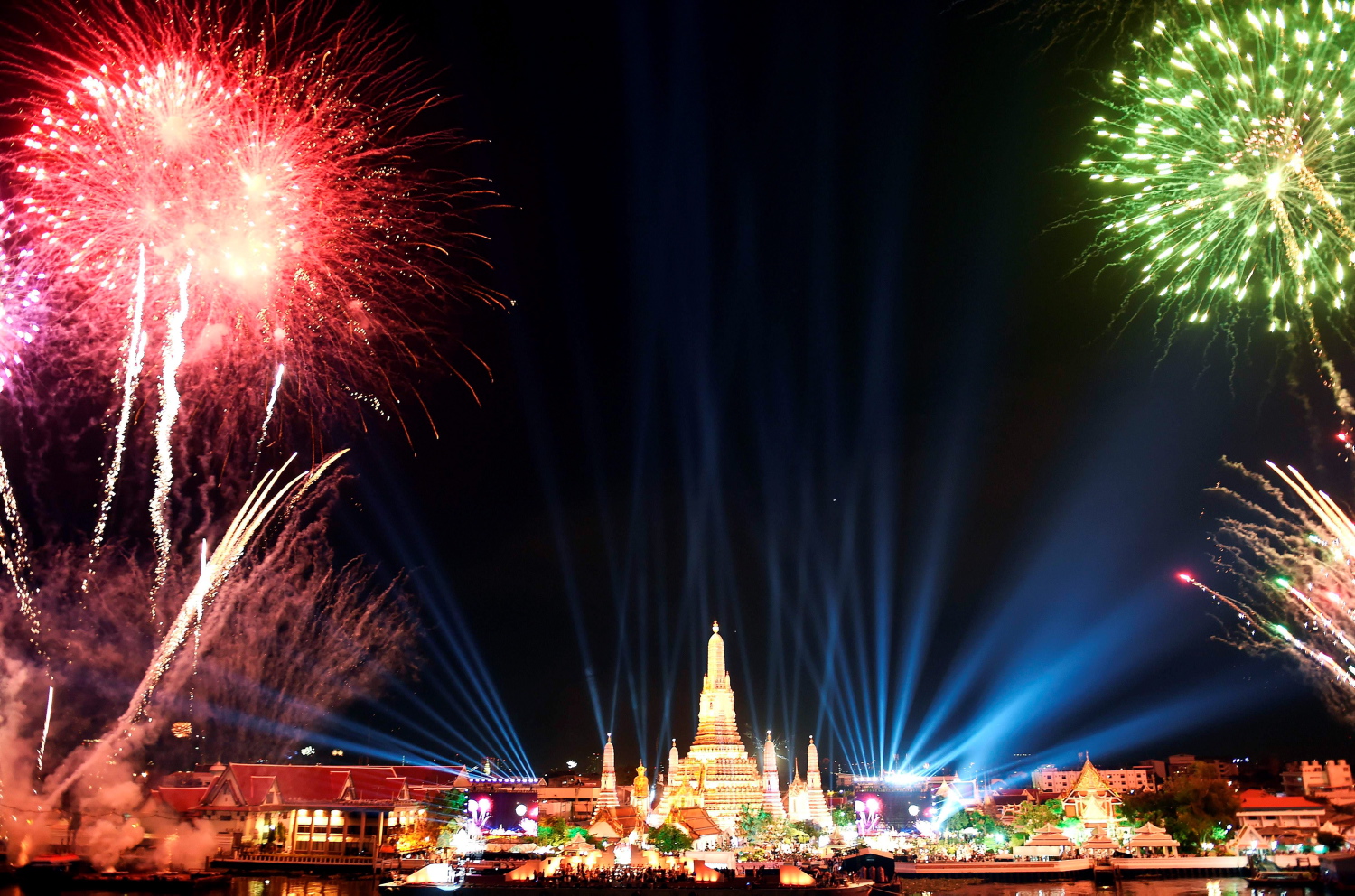 بالصور.. العالم يستقبل العام الجديد باحتفالات مبهرة
