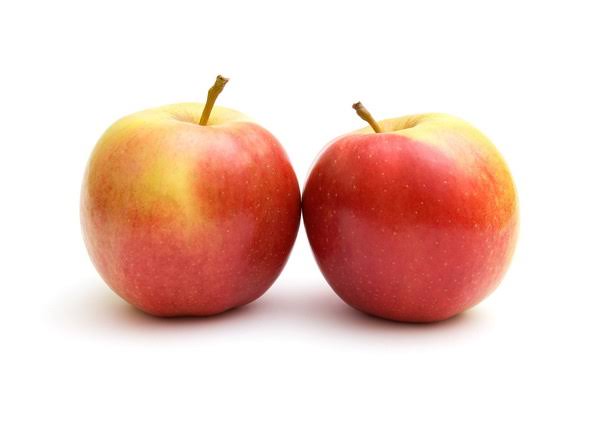 دراسة جديدة تكشف أهمية تناول تفاحتين يوميًا!