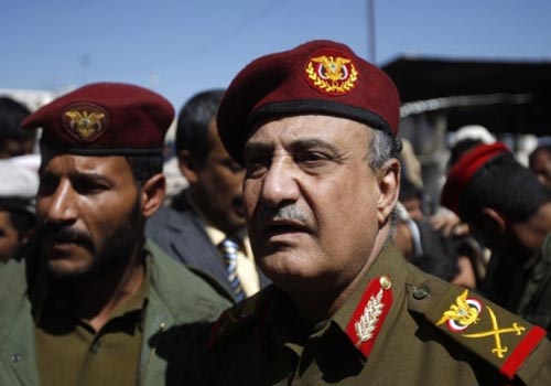 وزير الدفاع اليمني يتعهد بالإستقالة إذا لم ترفع المظاهر المسلحة خلال أسبوعين