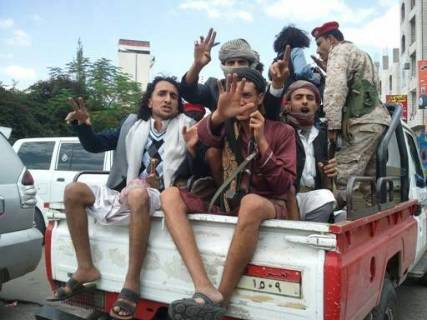 ميليشيا الحوثي تختطف مواطنين في الرضمة وتنهب ممتلكاتهم بسبب الانتماء للواء العمالقة