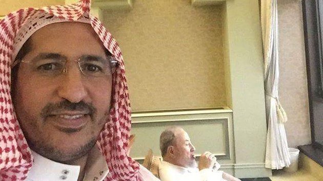 الملك سلمان يستضيف الشيخ القرضاوي في قصر الصفا بمكة المكرمة