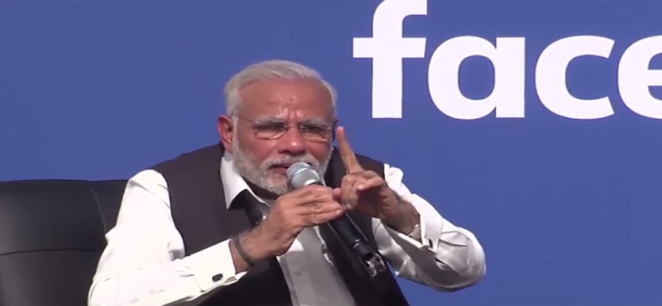 بالفيديو : لماذا بكى رئيس وزراء الهند في مقابلة مع مؤسس 
