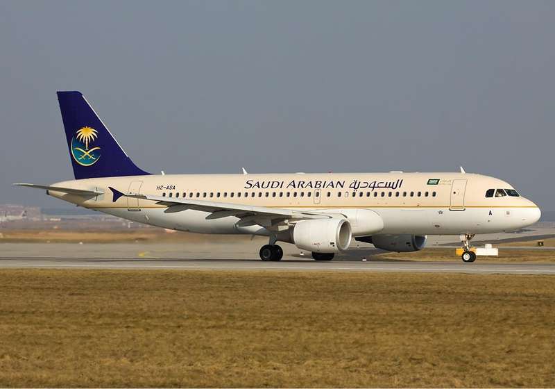 وفاة كابتن طائرة سعودية قبيل هبوطها في مطار الرياض